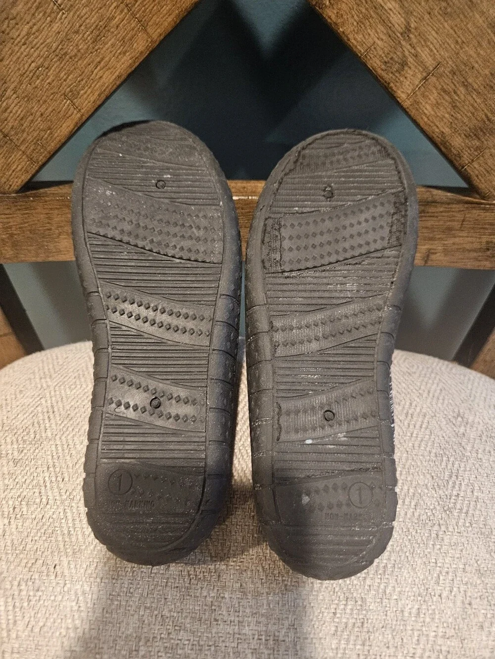 Cat & Jack Slip-On Water Shoes in Black and White - Size 1